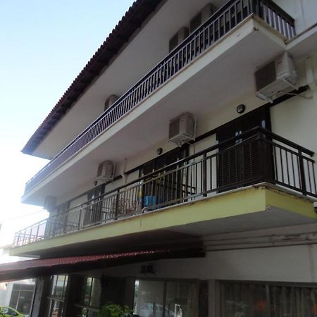 Chris Apartments ميتامورفوسي المظهر الخارجي الصورة